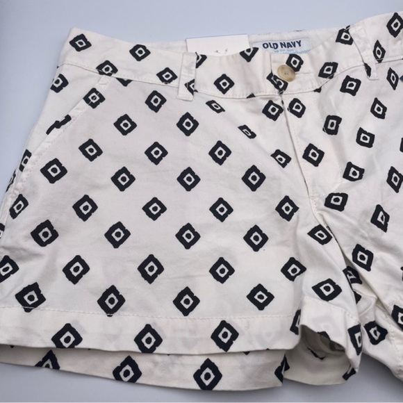 Black and White Shorts Old Navy Size 4 NWT Diamond Pattern - Picture 8 of 9